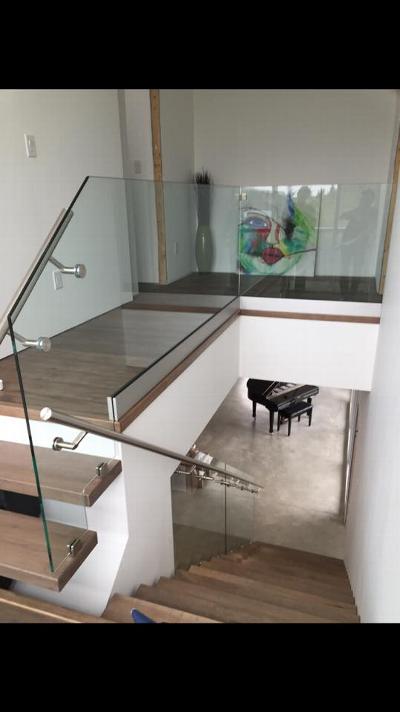 Glass interior stair sides